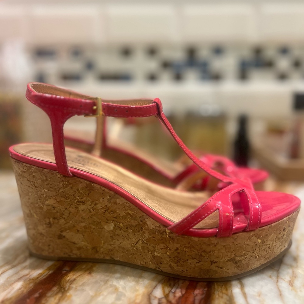 ☀️ Kate Spade Hot Patent Pink Leather Wedge Sandals